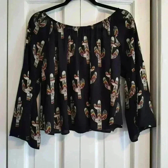 Peach Love California cropped top | black cactus print | size Medium - Picture 3 of 7